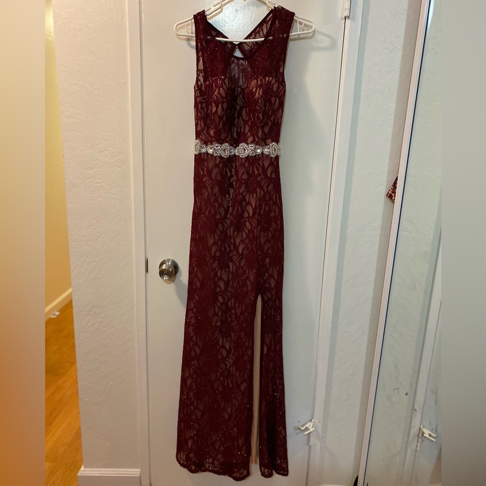 Maroon red city triangles dress size 11  like new